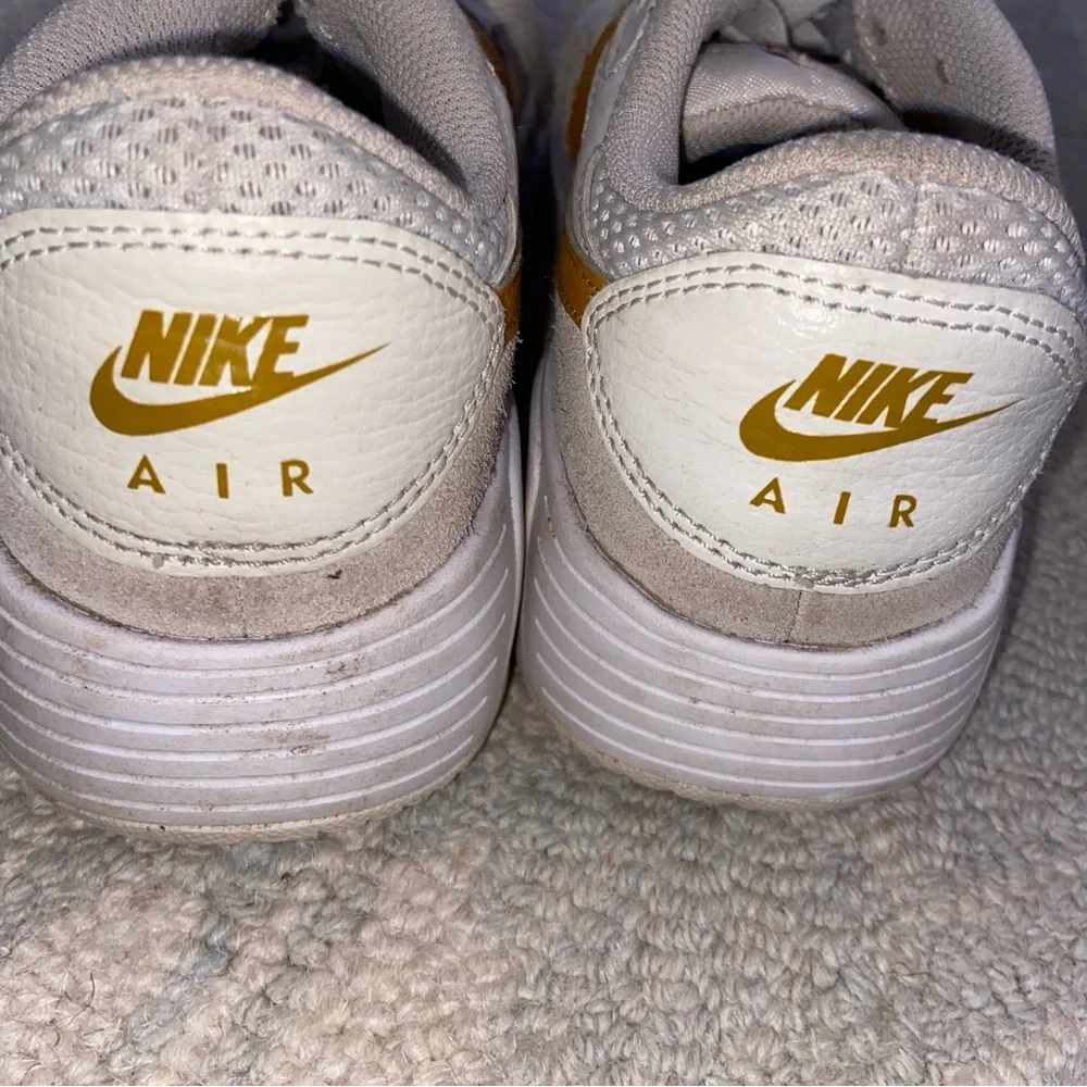 Nike Air Max SC Women’s 7.5 Shoes white with mustard yellow